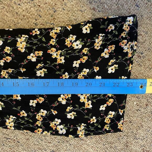 Suzanne Betro Weekend Floral Top Blouse 1X Black Yellow Floral Lace Coastal Boho - Picture 3 of 8